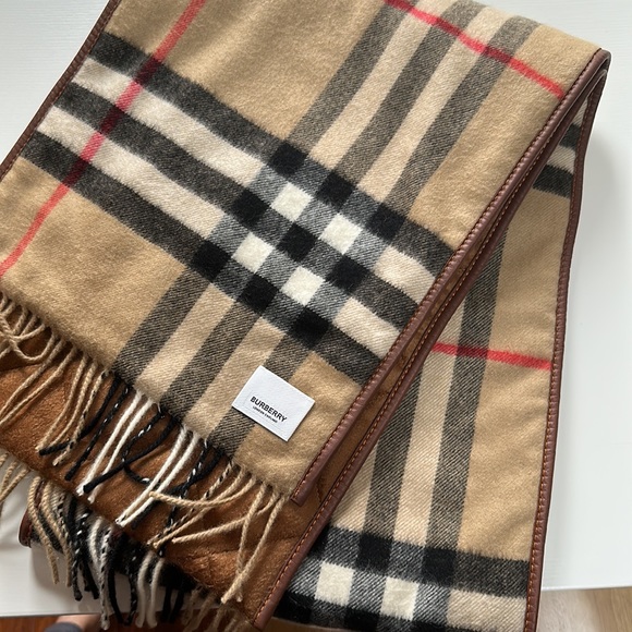 Burberry Leather Trim Scarf - Picture 4 of 4